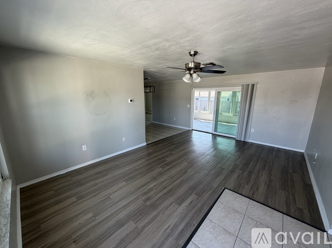 7520 Hawthorn Drive 2 Beds Single Family Home for Rent - Photo gallery 2