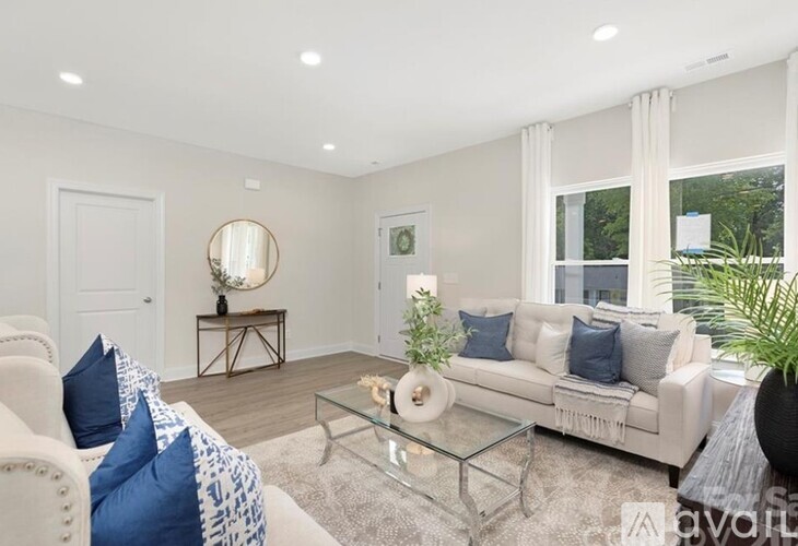 208 Graham St 3 Beds Single Family Home for Rent - Photo gallery 2
