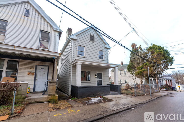 12 Simms St 3 Beds Single Family Home for Rent - Photo gallery 1