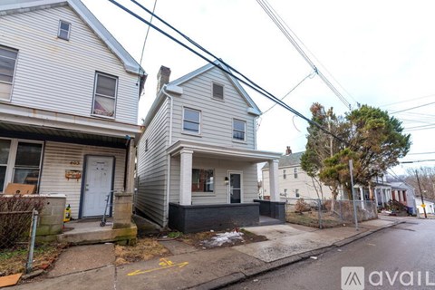 12 Simms St 3 Beds Apartment for Rent