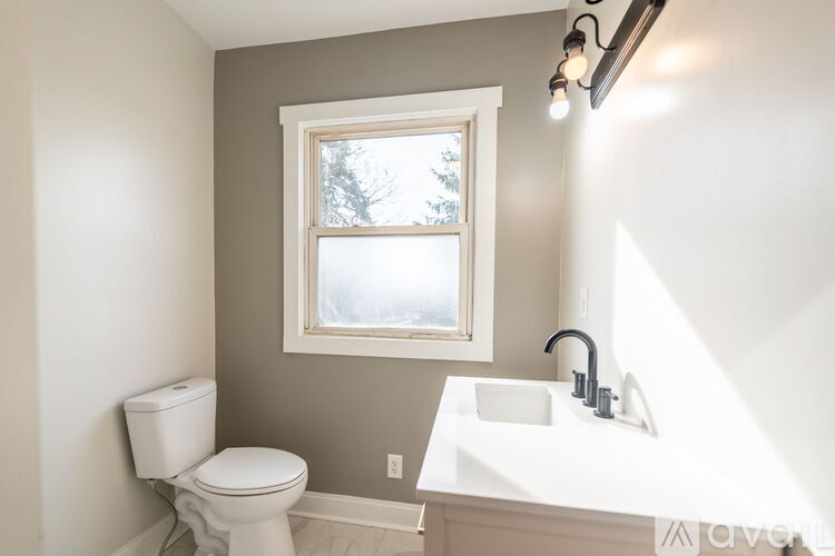 12 Simms St 3 Beds Single Family Home for Rent - Photo gallery 5