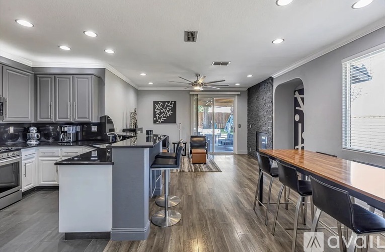 6913 Gold Run Ave 4 Beds Single Family Home for Rent - Photo gallery 3