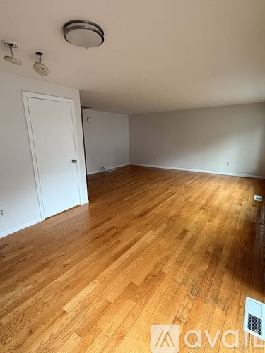 4 Esquire Circle 4 Beds Single Family Home for Rent - Photo gallery 4