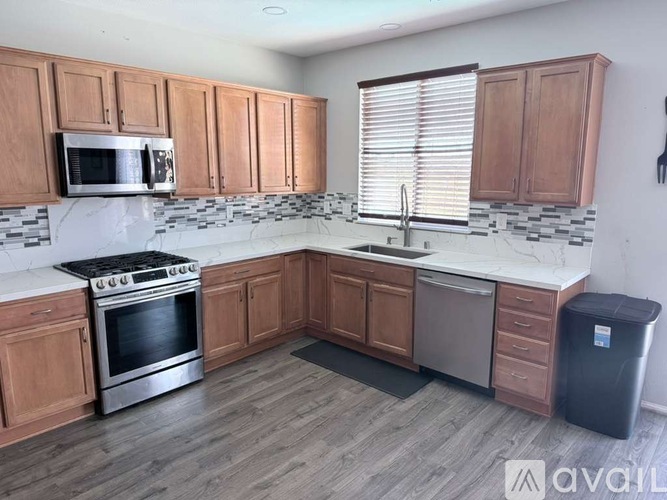 16764 Desert Lily Street 5 Beds Single Family Home for Rent - Photo gallery 3