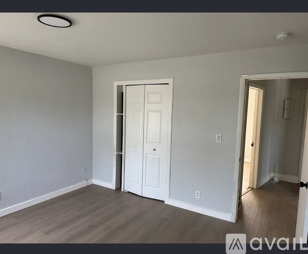 2621 Northeast 8th Avenue 3 Beds Single Family Home for Rent - Photo gallery 3