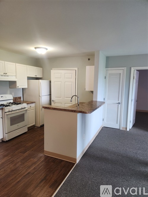 60 Ferry St 2 Beds Apartment for Rent - Photo gallery 2