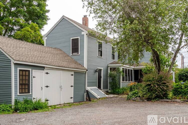 43 Bedford Road 4 Beds Single Family Home for Rent - Photo gallery 1