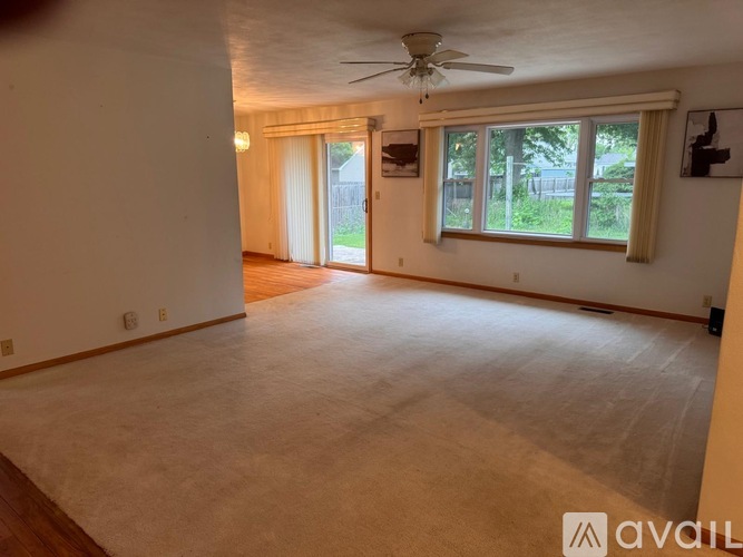 2919 West Rohmann Avenue 3 Beds Single Family Home for Rent - Photo gallery 1