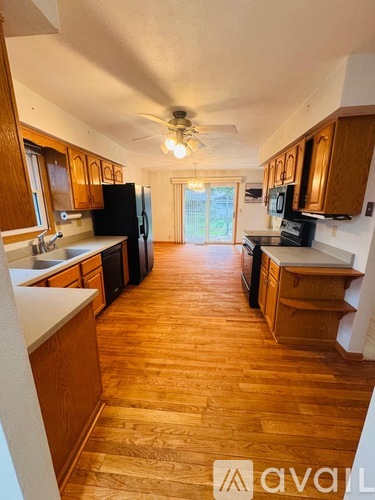 2919 West Rohmann Avenue 3 Beds Single Family Home for Rent - Photo gallery 4