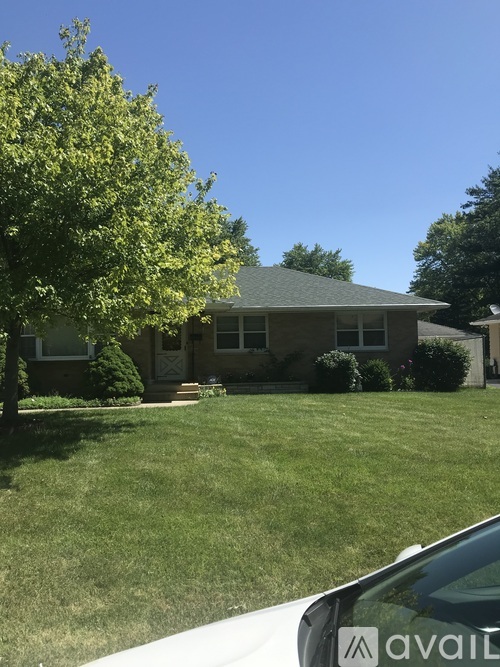 724 Pleasant Street 3 Beds Single Family Home for Rent - Photo gallery 2