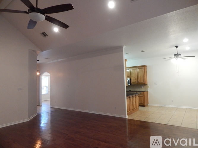 1806 Iron Jacket Trail 4 Beds Single Family Home for Rent - Photo gallery 3