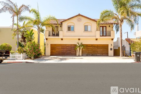 817 Monterey Blvd 3 Beds Apartment for Rent