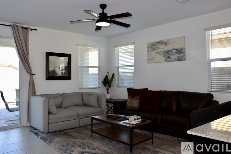 2410 West La Salle Street 3 Beds Single Family Home for Rent - Photo gallery 5