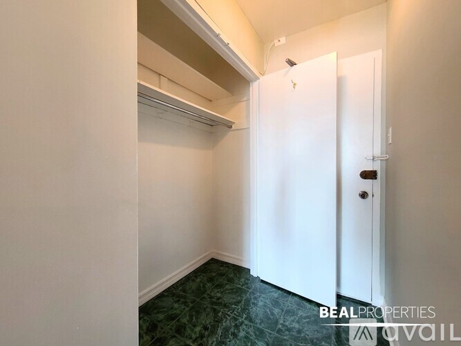 445 W Wellington Ave 1 Apartment for Rent - Photo gallery 4