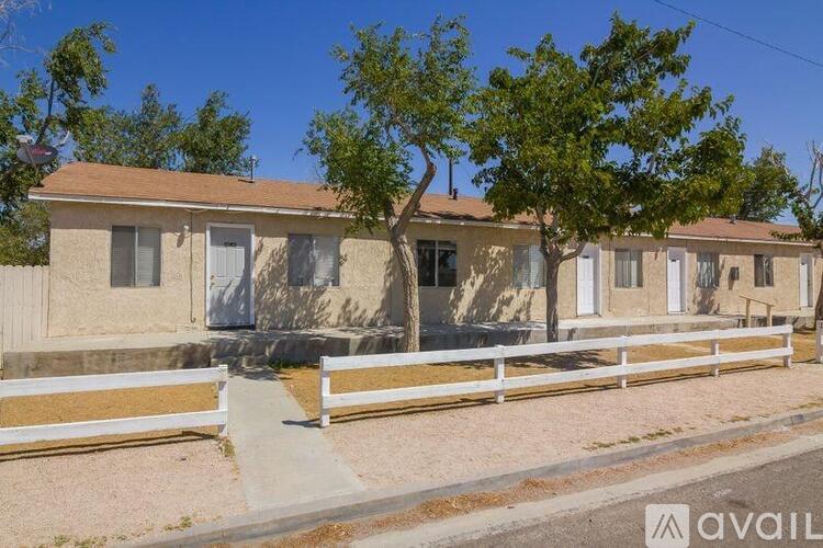 1839 Elm St 1 Apartment for Rent - Photo gallery 1