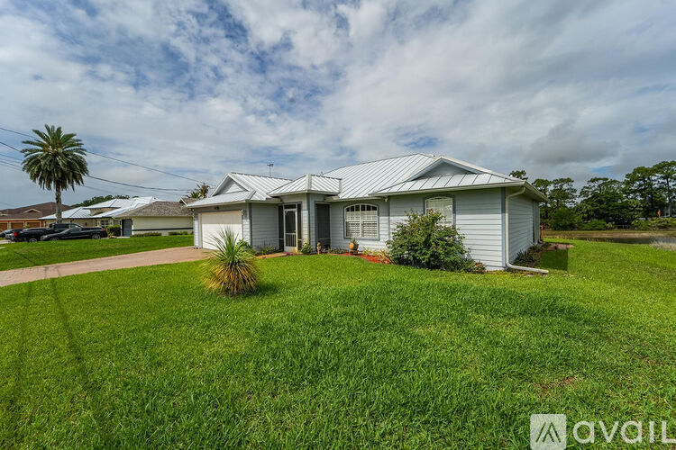 2366 Southwest Alminar Street 3 Beds Single Family Home for Rent - Photo gallery 3