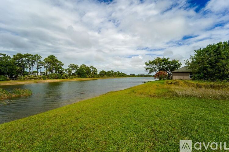 2366 Southwest Alminar Street 3 Beds Single Family Home for Rent - Photo gallery 4
