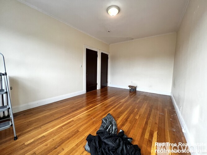 15 Glenville Ave 1 Apartment for Rent - Photo gallery 2