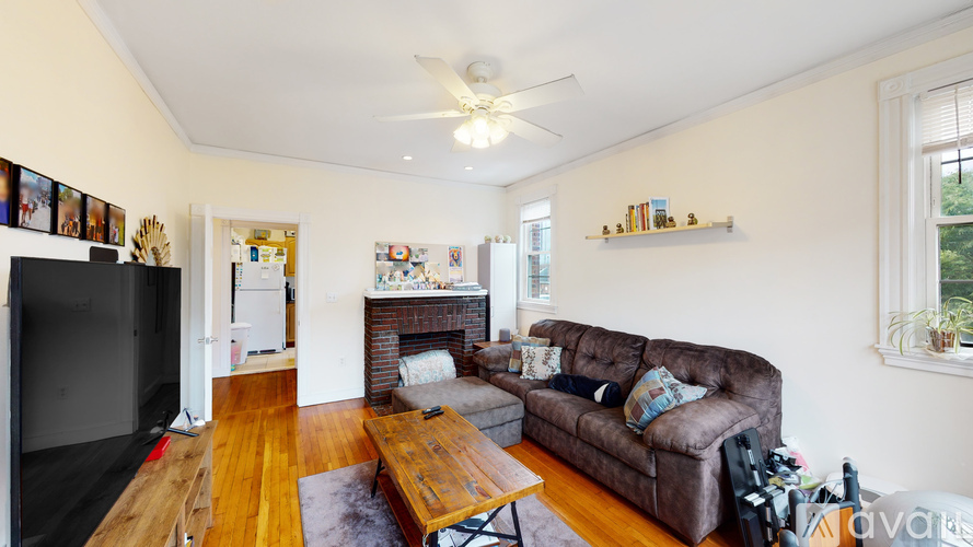 15 Glenville Ave 1 Apartment for Rent - Photo gallery 1