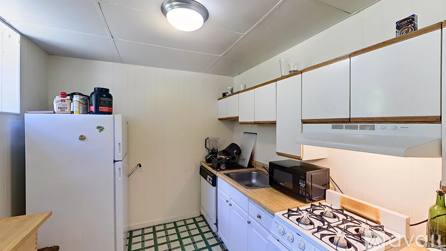 15 Glenville Ave 1 Apartment for Rent - Photo gallery 3