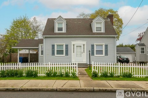 94 Eustis Ave 2 Beds Apartment for Rent