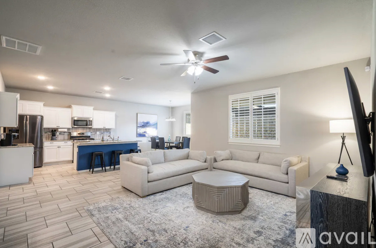 7428 Glacier Drive 5 Beds Single Family Home for Rent - Photo gallery 4