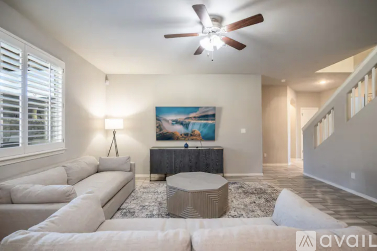 7428 Glacier Drive 5 Beds Single Family Home for Rent - Photo gallery 5