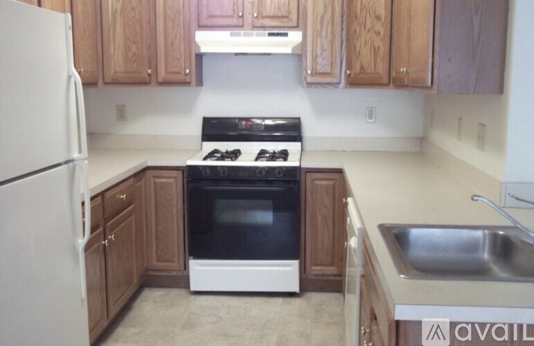 108 Fairway Drive 3 Beds Single Family Home for Rent - Photo gallery 3