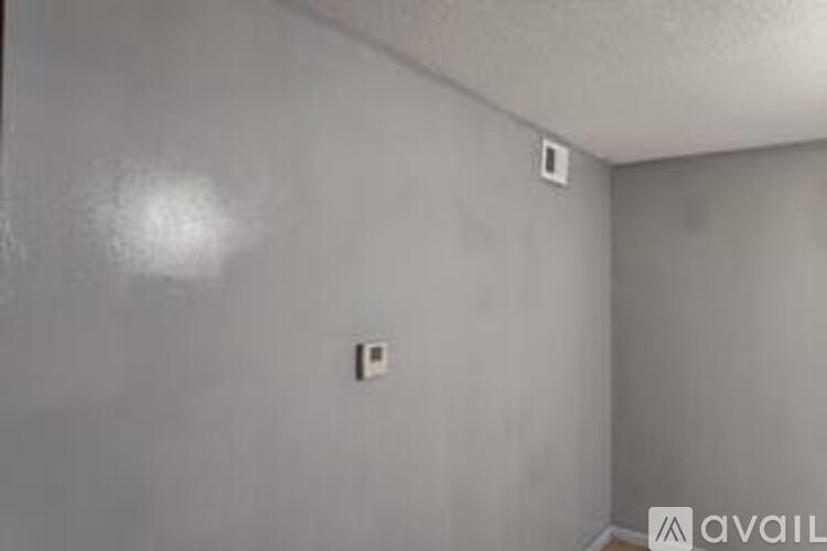 95 East Frank Avenue 4 Beds Apartment for Rent - Photo gallery 1