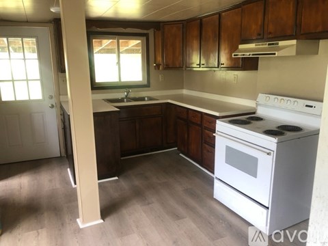 131 S Market St 3 Beds Apartment for Rent