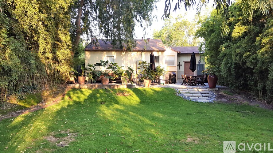 4142 Shadyglade Avenue 2 Beds Single Family Home for Rent - Photo gallery 2