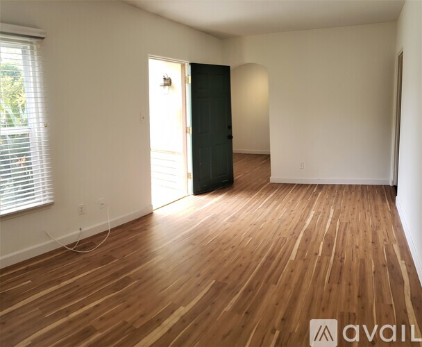 4142 Shadyglade Avenue 2 Beds Single Family Home for Rent - Photo gallery 5
