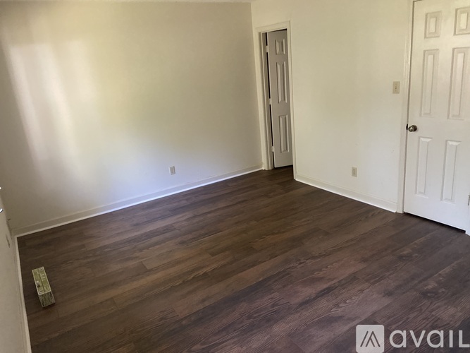 227 Crestline Drive 3 Beds Single Family Home for Rent - Photo gallery 3