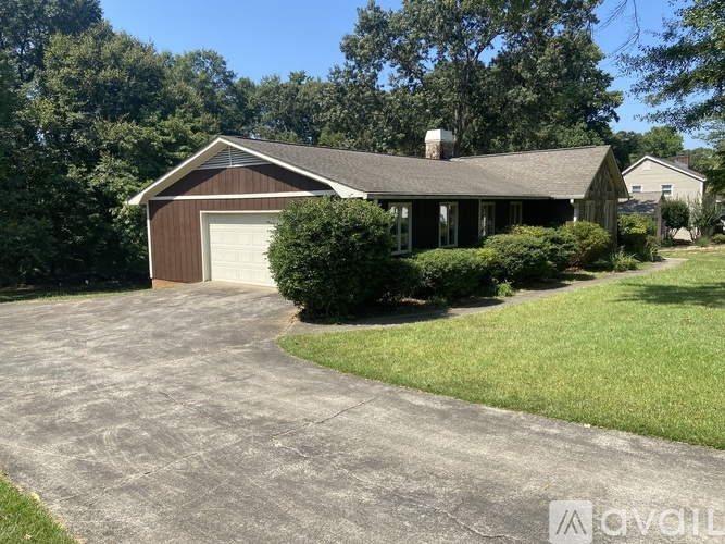 227 Crestline Drive 3 Beds Single Family Home for Rent - Photo gallery 5