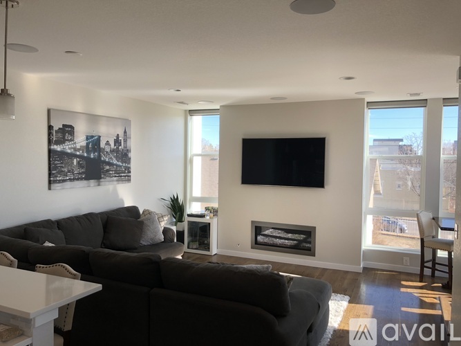 2711 West 24th Avenue 3 Beds Single Family Home for Rent - Photo gallery 2