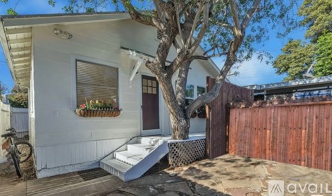 609 1/2 Milwood Avenue 2 Beds Apartment for Rent
