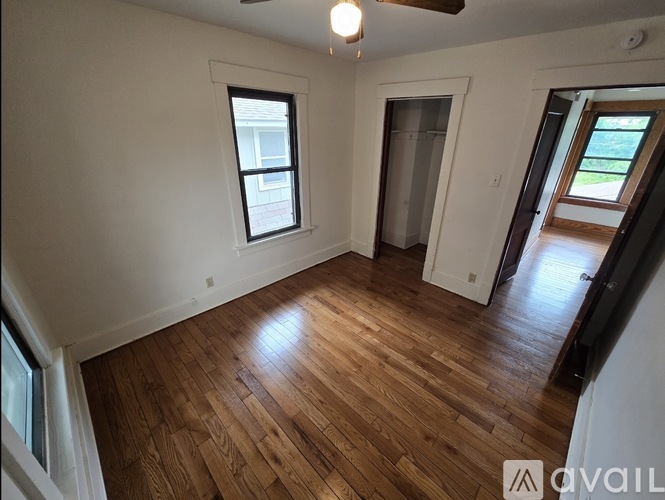171 15th Ave 3 Beds Single Family Home for Rent - Photo gallery 4