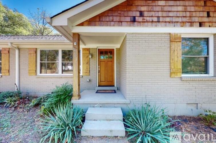 6705 Fleetwood Drive 3 Beds Single Family Home for Rent - Photo gallery 2