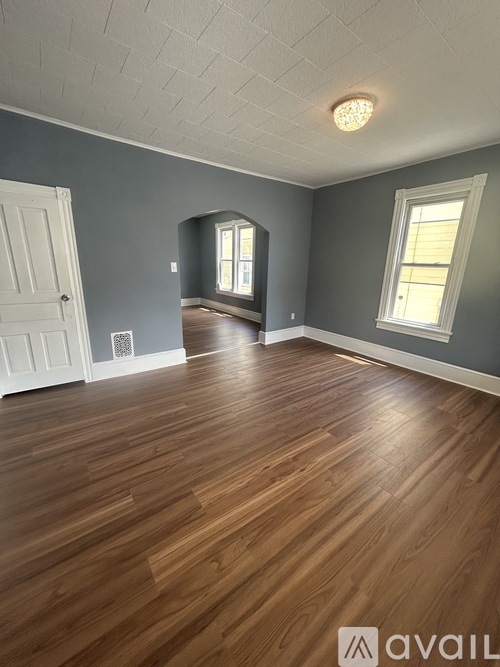 106 Center Avenue 5 Beds Single Family Home for Rent - Photo gallery 2