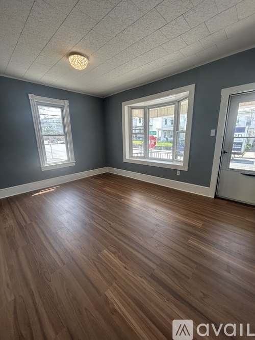 106 Center Avenue 5 Beds Single Family Home for Rent - Photo gallery 4