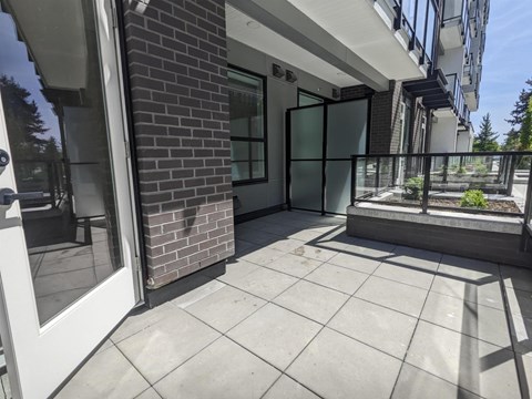 112 13455 94A AVENUE 2 Beds Apartment for Rent