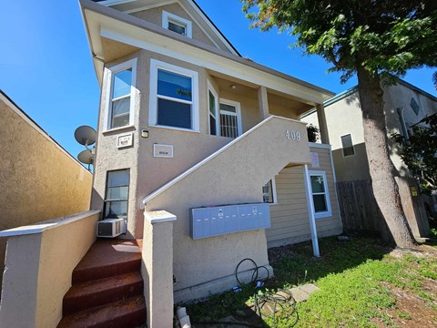 409 And 415 Pennsylvania Street 1 Apartment for Rent