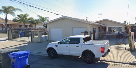 1540 E. 17Th St 3 Beds Apartment for Rent