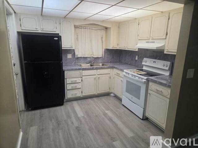 1-bedroom apartment at 2031 Dewey St in Hollywood, FL