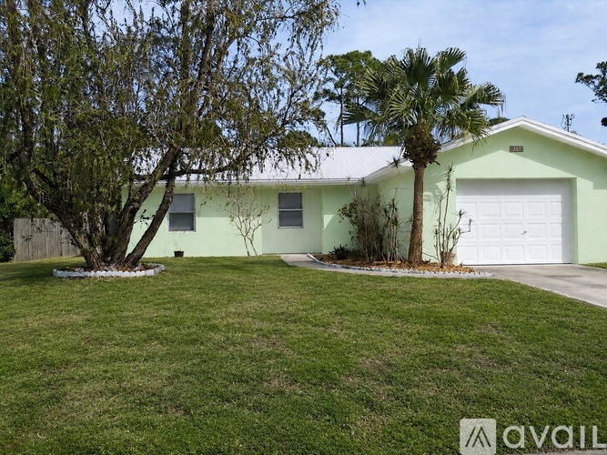 351 SW Buswell Ave 2 Beds Single Family Home for Rent - Photo gallery 1