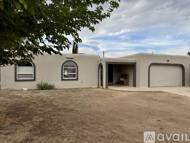 2918 Piedras Road 3 Beds Single Family Home for Rent - Photo gallery 1