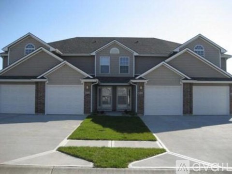 912 SW Imperial Ln 2 Beds Apartment for Rent