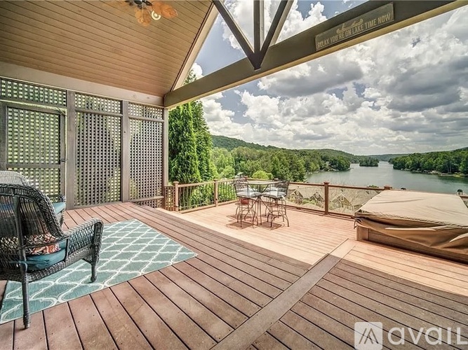 213 Lakeside Drive 3 Beds Single Family Home for Rent - Photo gallery 1