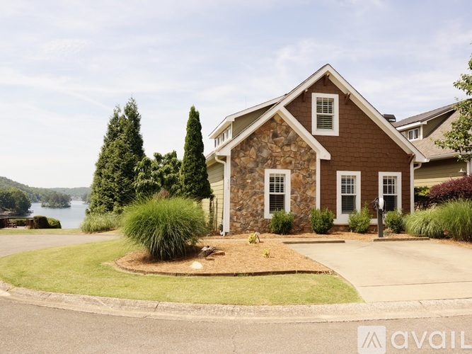213 Lakeside Drive 3 Beds Single Family Home for Rent - Photo gallery 3