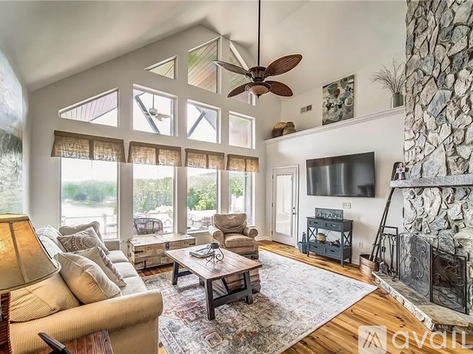 213 Lakeside Drive 3 Beds Single Family Home for Rent - Photo gallery 5
